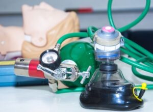 suministro de oxigeno en hospitales - Equipo para suministro de oxígeno a pacientes - Funindes